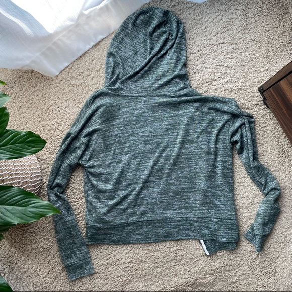 Cropped hoodie - Picture 2 of 3